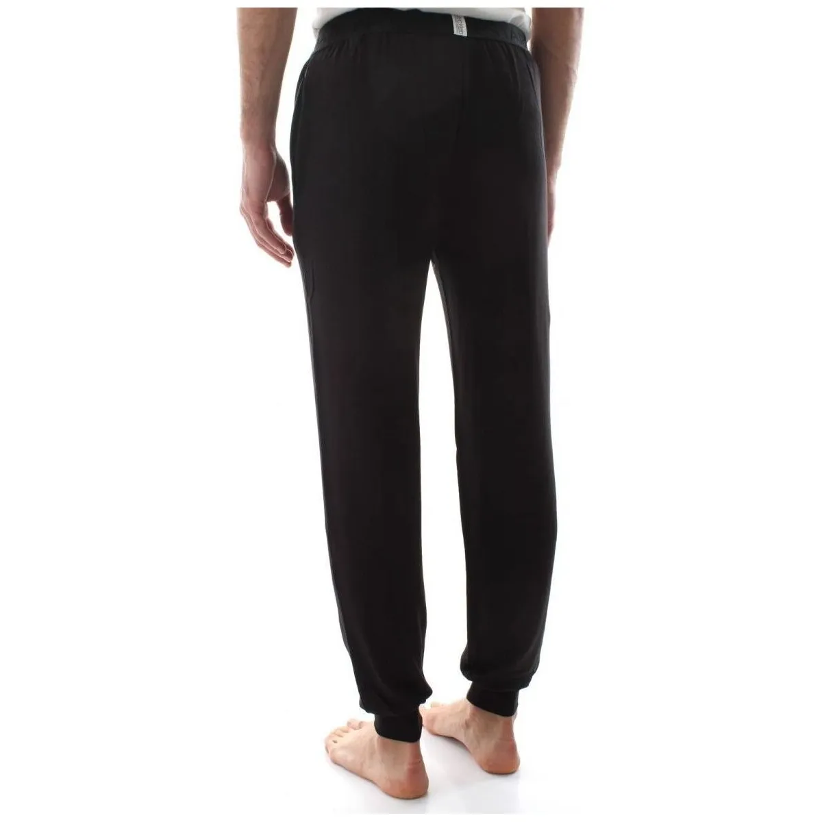 000NM1563E JOGGER-001 BLACK