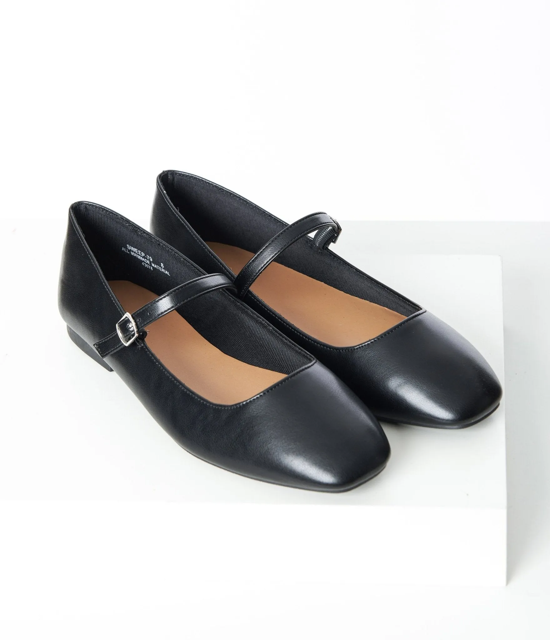 1960s Black Mary Jane Shoes