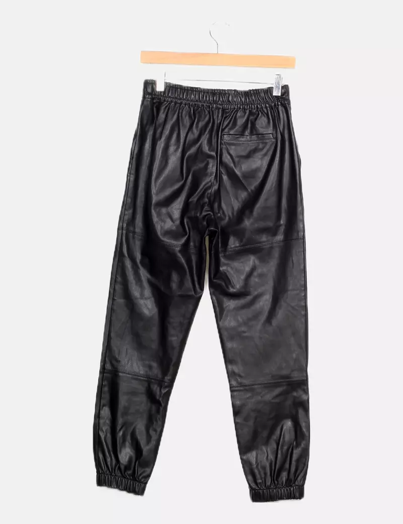 Bershka Jogger polipiel negro