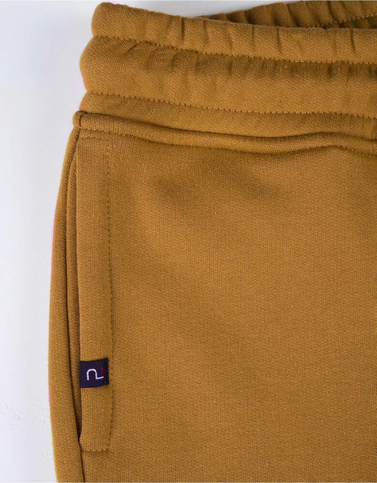 Pantalón jogger skinny amarillo