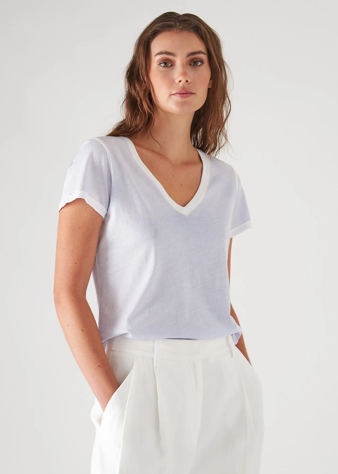 PIMA CLASSIC REVERSE SPRAY V-NECK TEE