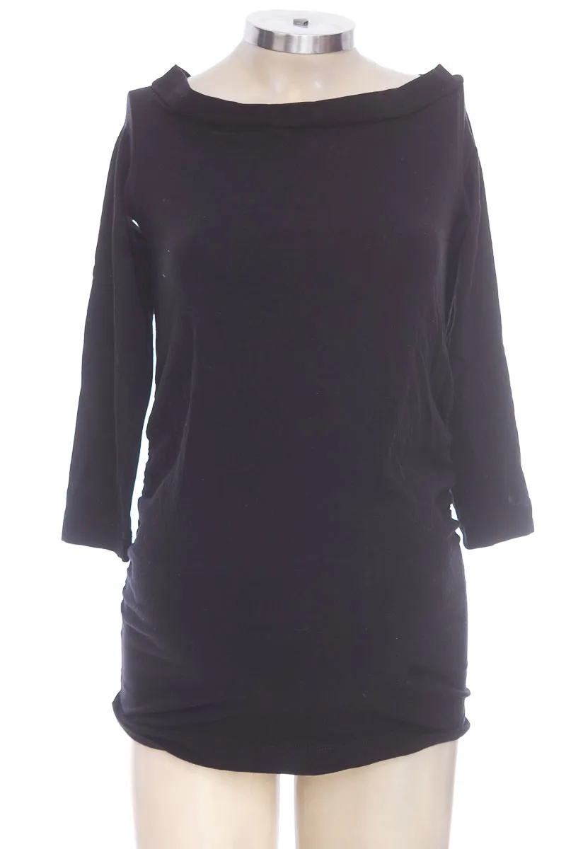 Top / Camiseta color Negro - Moms closet