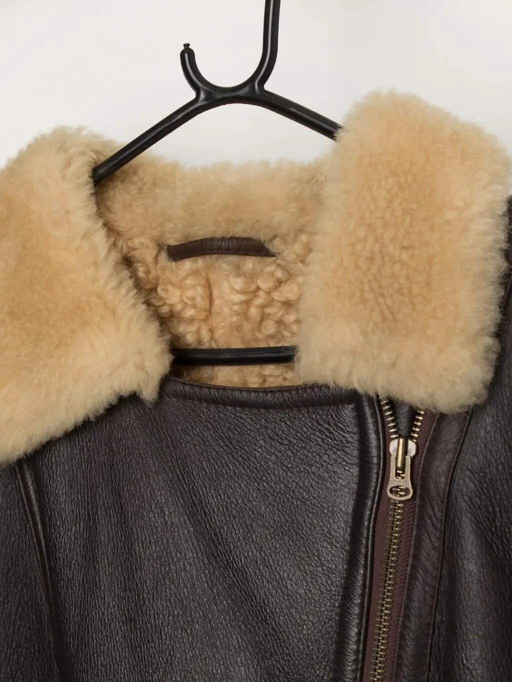 Women’s vintage sheepskin jacket, brown leather flight jacket – Medium