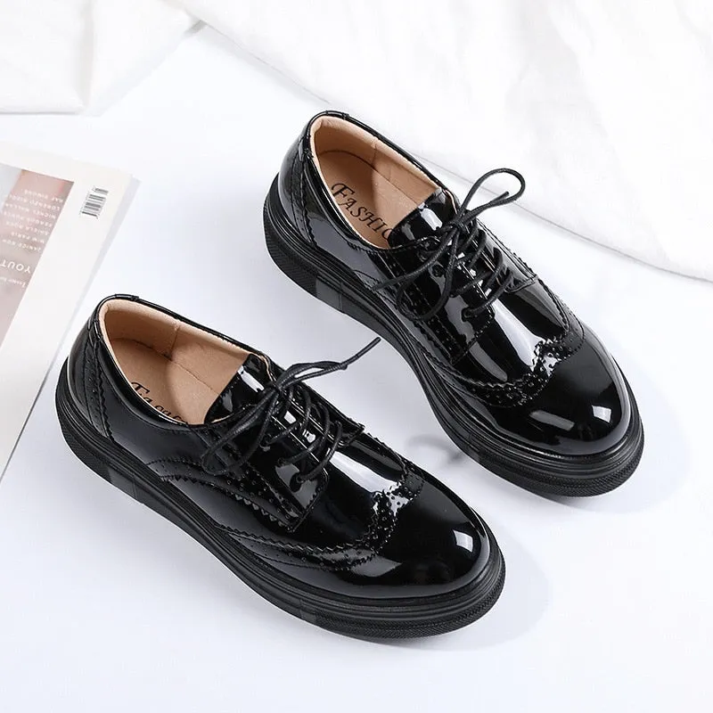 Women's Black Derby Shoes for Spring and Autumn with Retro Style